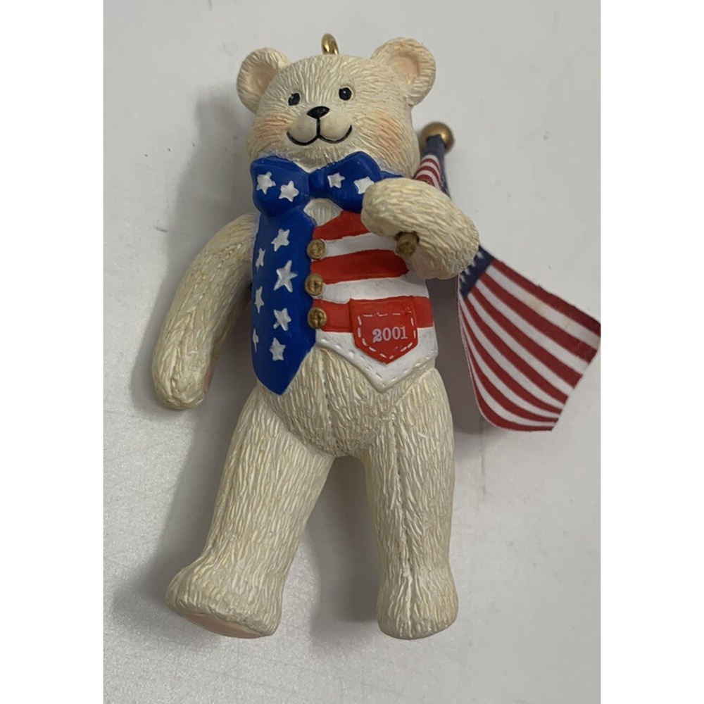 Ornament American Greetings Heirloom Patriotic Bear American Flag 2001